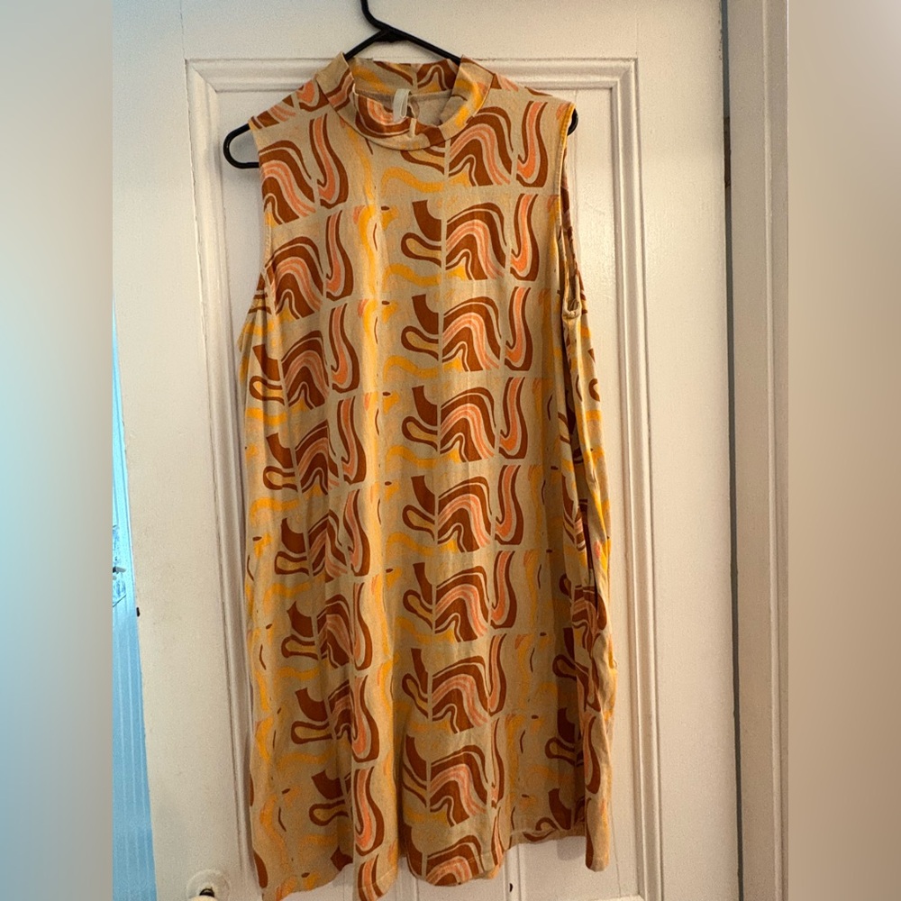 Retro Patterned Sleeveless Dress - Size XL